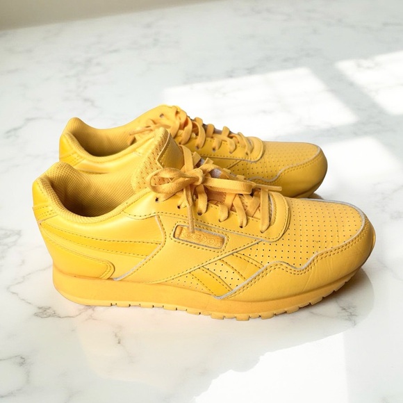 REEBOK Classic bright yellow sneakers,sold-out elsewhere,monochromatic SZ 7 - Picture 1 of 9